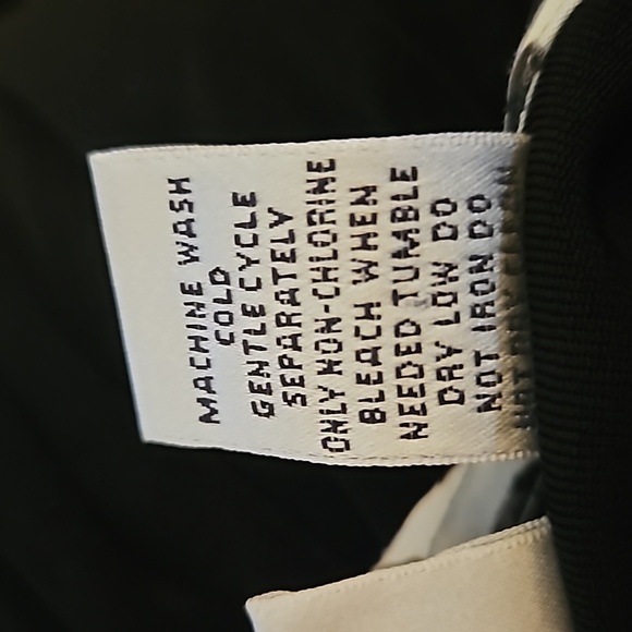 CHICO'S Monochrome Leopard Print Split Neck Bracelet Sleeve Blouse - Picture 9 of 9